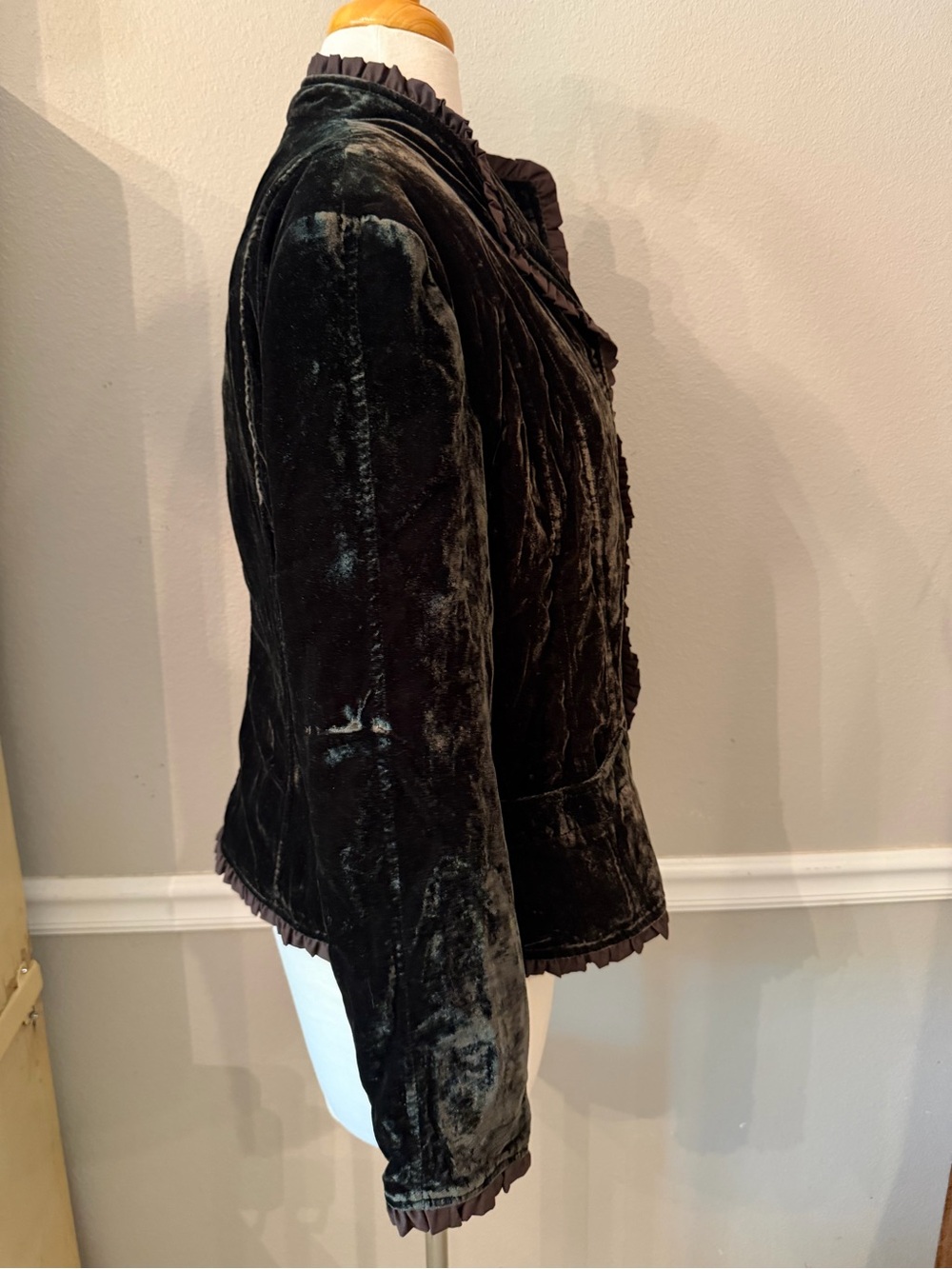 Women’s Velvet Ruffle-Trim Jacket Military Style Jacket by Willi Smith Olive - Picture 2 of 5